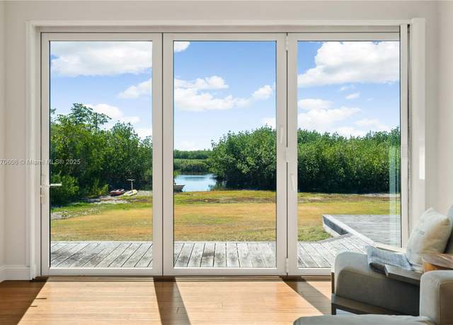 Property at 120 Coco Plum Rd S, Key Largo, FL 33037, 3 beds, 2.5 baths