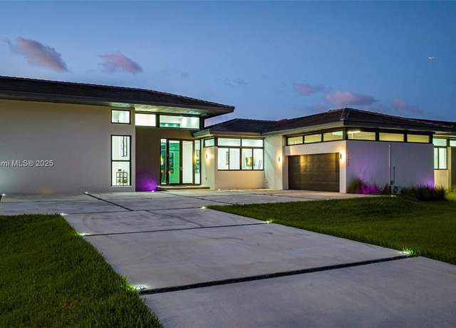 Property at 11911 NW 2nd St, Plantation, FL 33325, 8 beds, 7 baths