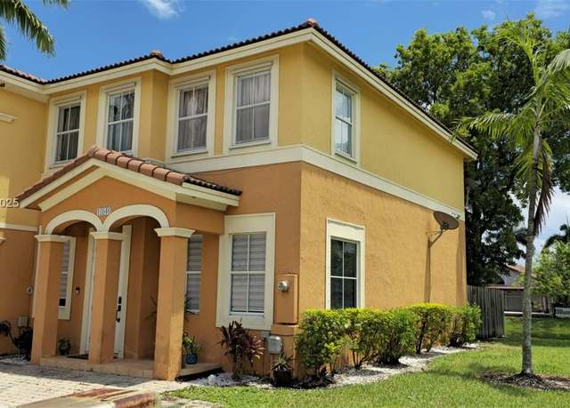 Property at 10846 SW 240th Ln, Homestead, FL 33032, 3 beds, 2.5 baths