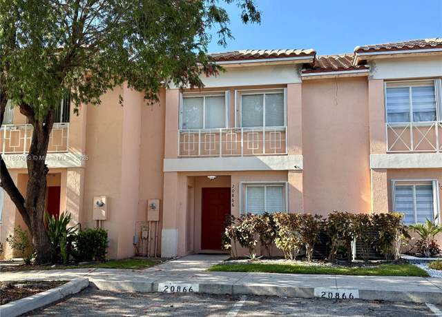 Property at 20866 NW 3rd Ln, Pembroke Pines, FL 33029, 3 beds, 2.5 baths