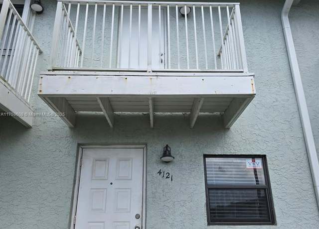 Property at 4121 NE 21st Ter #3, Lighthouse Point, FL 33064, 1 bed, 1.5 baths
