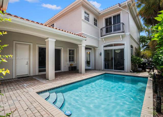 Property at 1580 Shoreline Way, Hollywood, FL 33019, 5 beds, 4 baths