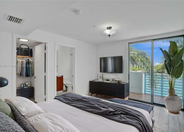 Property at 171 N Shore Dr Unit 171-1, Miami Beach, FL 33141, 3 beds, 3.5 baths