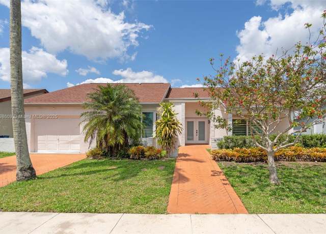 Property at 16791 Royal Poinciana Dr, Weston, FL 33326, 4 beds, 2 baths