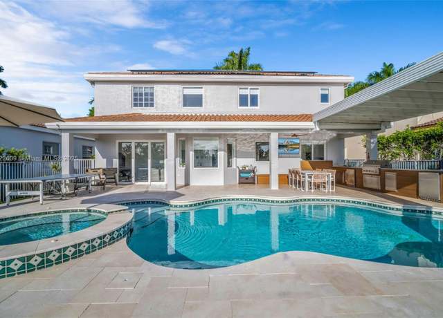 Property at 942 Lavender Cir, Weston, FL 33327, 4 beds, 3 baths