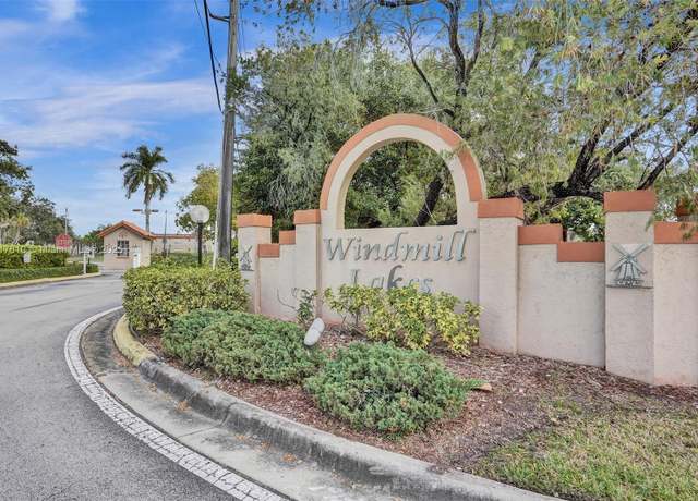 Property at 8657 SW 5th St #206, Pembroke Pines, FL 33025, 1 bed, 1 bath