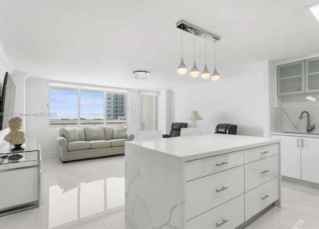 Property at 7135 Collins Ave #624, Miami Beach, FL 33141, 1 bed, 2 baths