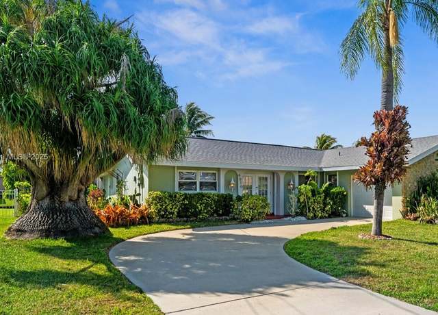 Property at 4910 Sorrento Ct, Cape Coral, FL 33904, 3 beds, 2 baths
