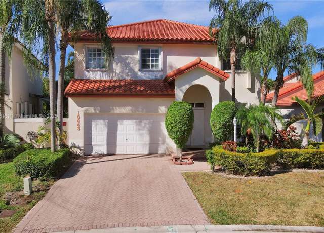 Property at 10643 NW 54th St, Doral, FL 33178, 4 beds, 2.5 baths