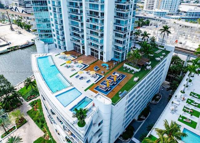 Property at 92 SW 3rd St #1410, Miami, FL 33130, 2 beds, 2.5 baths