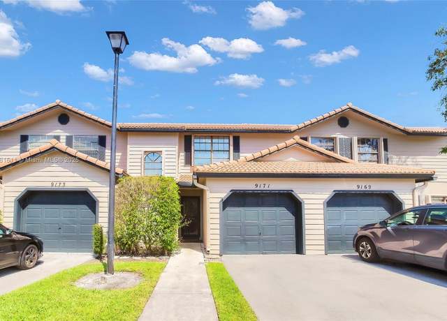 Property at 9171 Vineyard Lake Dr, Plantation, FL 33324, 3 beds, 2.5 baths
