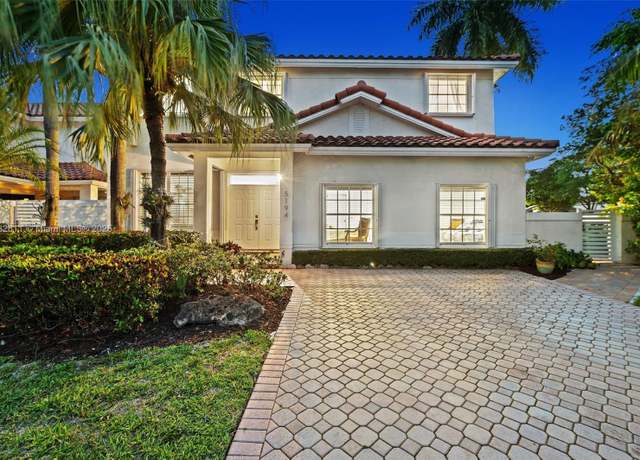 Property at 5194 NW 106th Ave, Doral, FL 33178, 6 beds, 4.5 baths