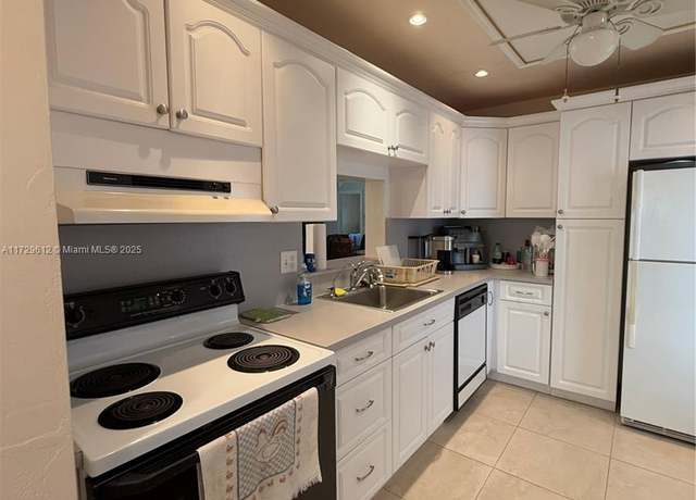 Property at 4270 NW 40th St #202, Lauderdale Lakes, FL 33319, 2 beds, 2 baths