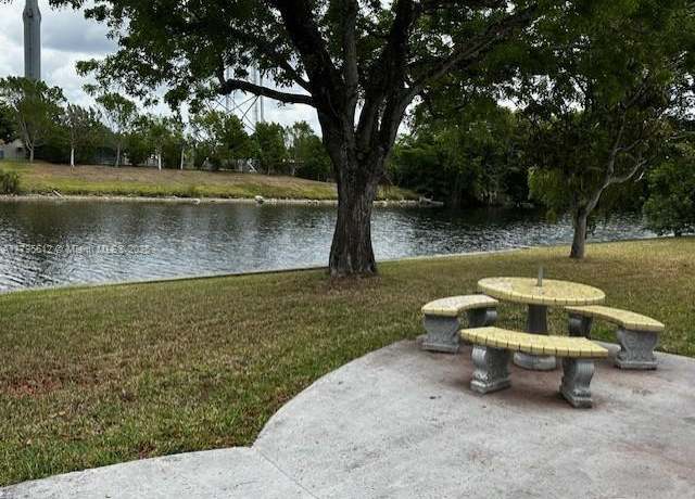 Property at 7206 NW 89th Ave, Tamarac, FL 33321, 2 beds, 2 baths