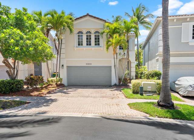 Property at 20820 NE 30th Pl, Aventura, FL 33180, 3 beds, 2.5 baths