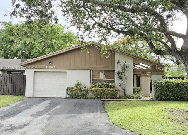 Property at 11304 SW 135th Ct, Miami, FL 33186, 3 beds, 2 baths