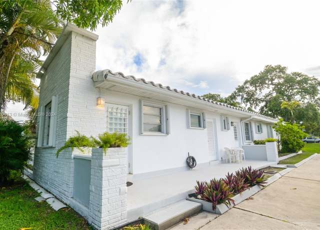 Property at 1716 N 16th Ct, Hollywood, FL 33020, 5 beds, 5 baths