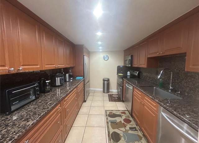 Property at 5401 Collins Ave #434, Miami Beach, FL 33140, 2 beds, 2 baths