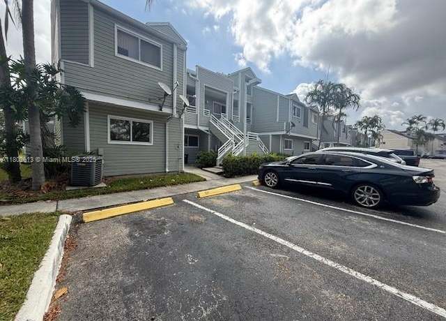 Property at 3437 NW 44th St #101, Oakland Park, FL 33309, 2 beds, 2 baths