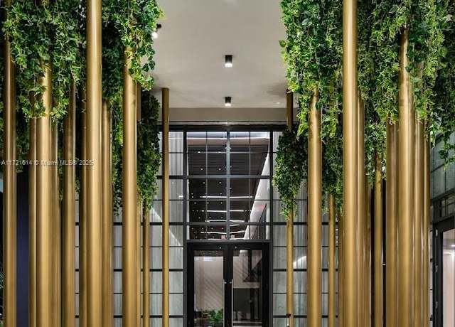 Property at 601 NE 1 #3912, Miami, FL 33132, 1 bath
