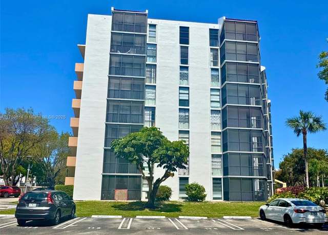 Property at 3101 N Country Club Dr #209, Aventura, FL 33180, 1 bed, 1.5 baths