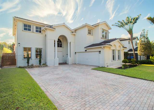 Property at 1411 SW 149th Pl, Miami, FL 33194, 5 beds, 4 baths