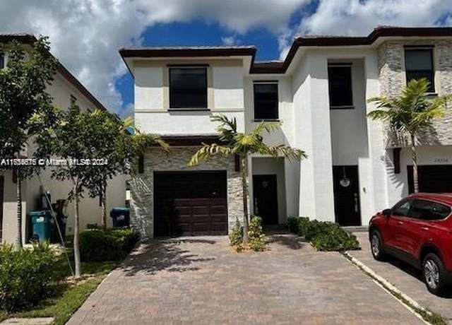 Property at 25344 SW 107th Ct, Homestead, FL 33032, 3 beds, 2.5 baths