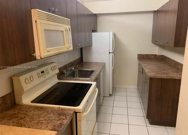 Property at 1251 NE 108th St #106, Miami, FL 33161, 1 bed, 1.5 baths