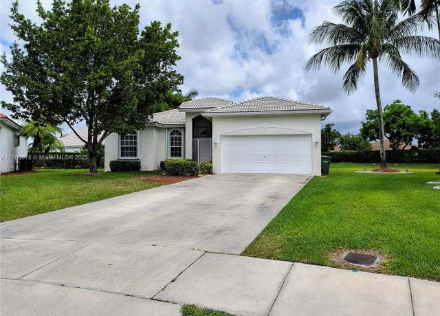 Property at 440 SE 25th Dr, Homestead, FL 33033, 3 beds, 2 baths