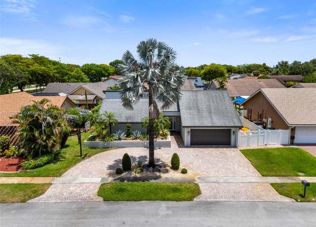 Property at 2421 NW 102nd Way, Pembroke Pines, FL 33026, 3 beds, 2 baths