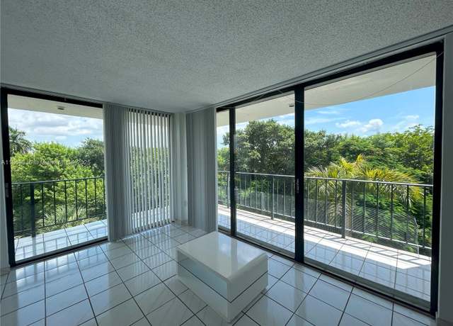 Property at 9682 Fontainebleau Blvd #410, Miami, FL 33172, 2 beds, 2 baths