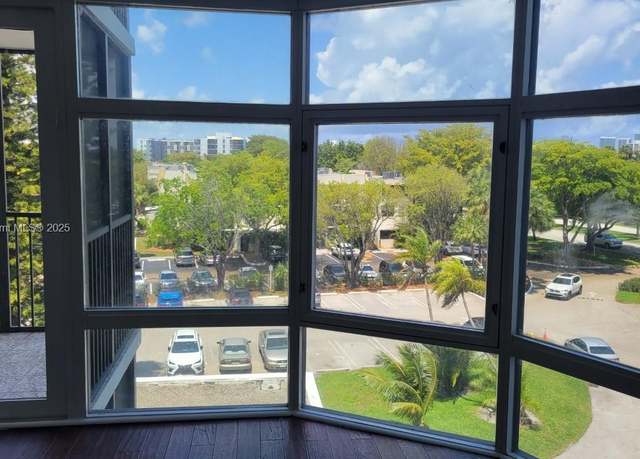 Property at 20100 W Country Club Dr #404, Aventura, FL 33180, 2 beds, 2 baths