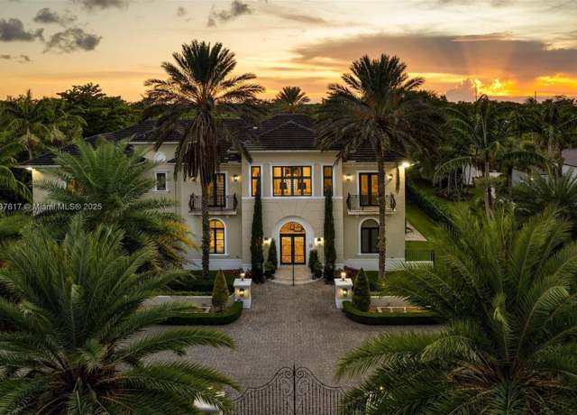 Property at 12110 SW 60th Ct, Pinecrest, FL 33156, 7 beds, 7 baths