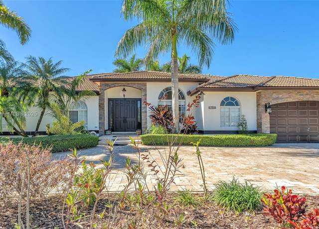 Property at 19880 SW 134th Ave, Miami, FL 33177, 5 beds, 3.5 baths