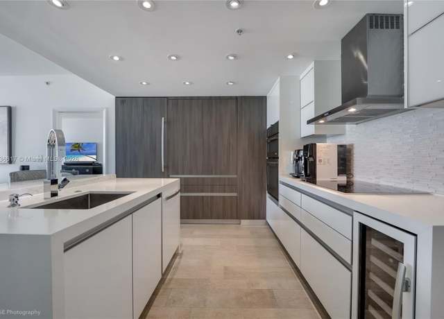 Property at 1900 N Bayshore Dr #2004, Miami, FL 33132, 2 beds, 2 baths
