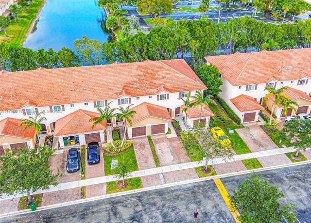 Property at 8873 N Isles Cir #8873, Tamarac, FL 33321, 3 beds, 2.5 baths