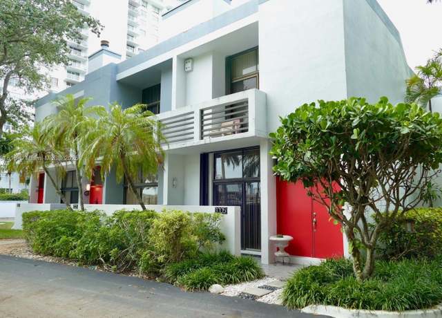 Property at 3003 NE 183rd Ln, Aventura, FL 33160, 3 beds, 2.5 baths