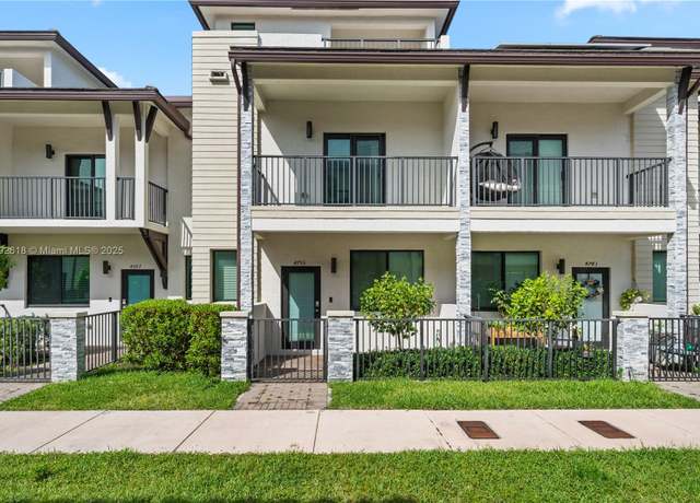 Property at 4755 NW 83rd Path, Doral, FL 33166, 3 beds, 3 baths