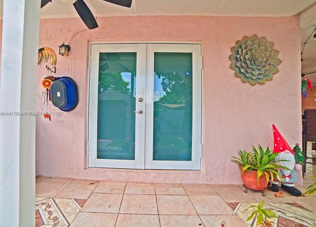 Property at 10471 SW 174th Ter, Miami, FL 33157, 4 beds, 2 baths