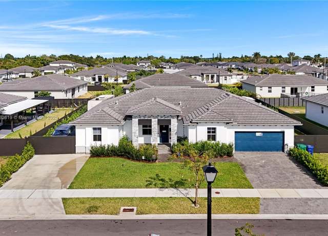Property at 29081 SW 168th Ct, Homestead, FL 33030, 5 beds, 4.5 baths