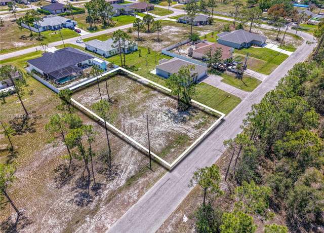 Property at 2312 Jacaranda Pkwy W, Cape Coral, FL 33993