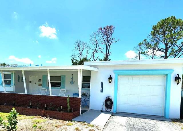 Property at 818 Lake Mcgregor Dr, Fort Myers, FL 33919, 2 beds, 2 baths