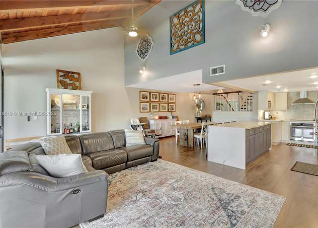 Property at 1209 SW 131st Place Cir W, Miami, FL 33184, 3 beds, 3 baths