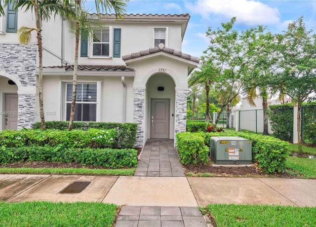 Property at 2751 SE 15th St, Homestead, FL 33035, 3 beds, 3 baths