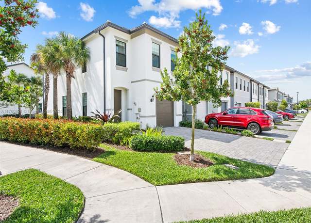 Property at 2102 N Appleton Cir N #2102, Oakland Park, FL 33309, 3 beds, 2.5 baths