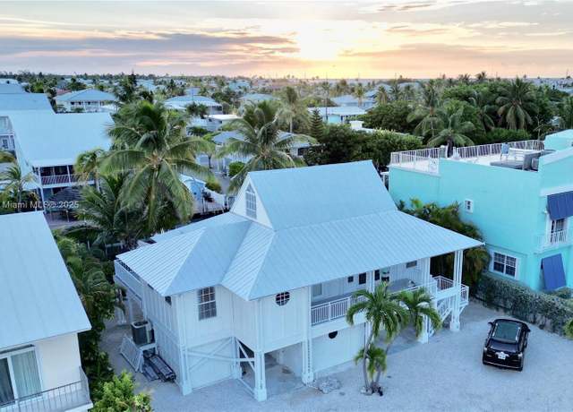 Property at 157 Venetian Dr, Islamorada, FL 33036, 3 beds, 2 baths