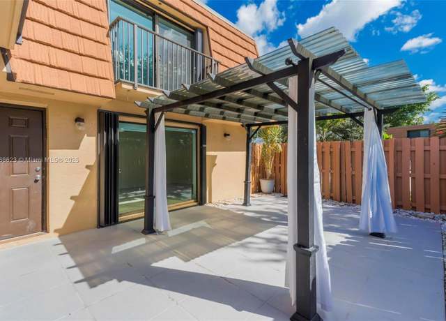 Property at 2551 Camelot Ct #106, Cooper City, FL 33026, 2 beds, 2.5 baths