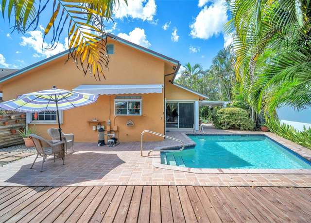 Property at 5660 SW 99th Ln, Cooper City, FL 33328, 4 beds, 2 baths