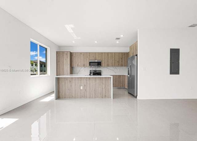 Property at 22479 SW 125 Ave Unit A, Miami, FL 33170, 5 beds, 4 baths