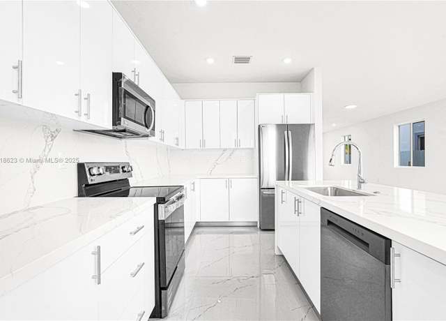 Property at 22479 SW 125 Ave Unit A, Miami, FL 33170, 5 beds, 4 baths